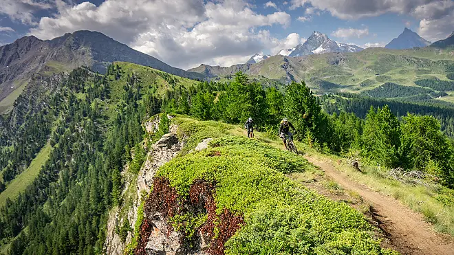 Beste Trails im Aosta Tal mit vinschgauBIKE Hammer Trail Abenteuer im Aosta Tal mit Vinschgaubike